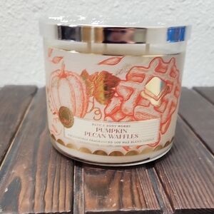 Bath & Body Works Pumpkin Pecan Waffles Candle with Silver Lid